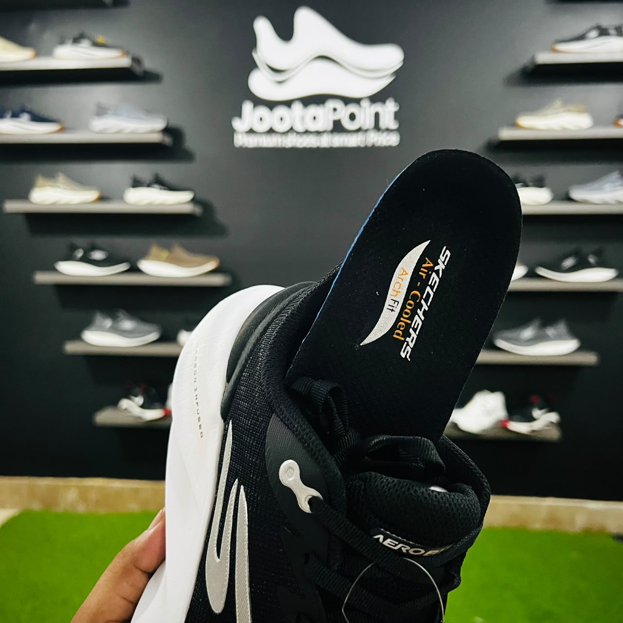 Skechers Pro Carbon Infused V3 - Black