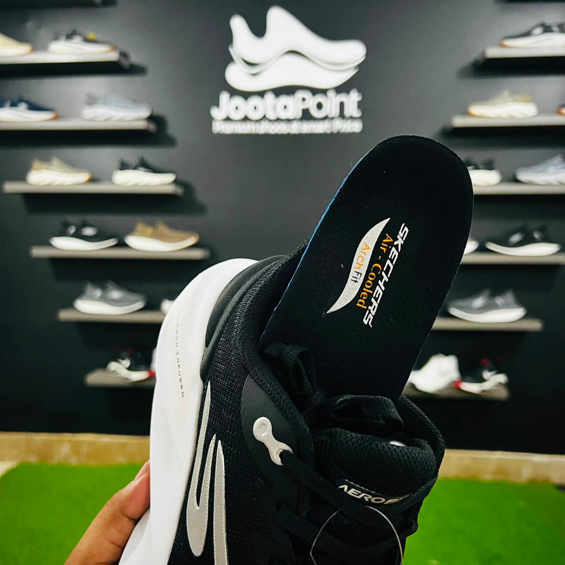 Skechers Pro Carbon Infused V3 - Black