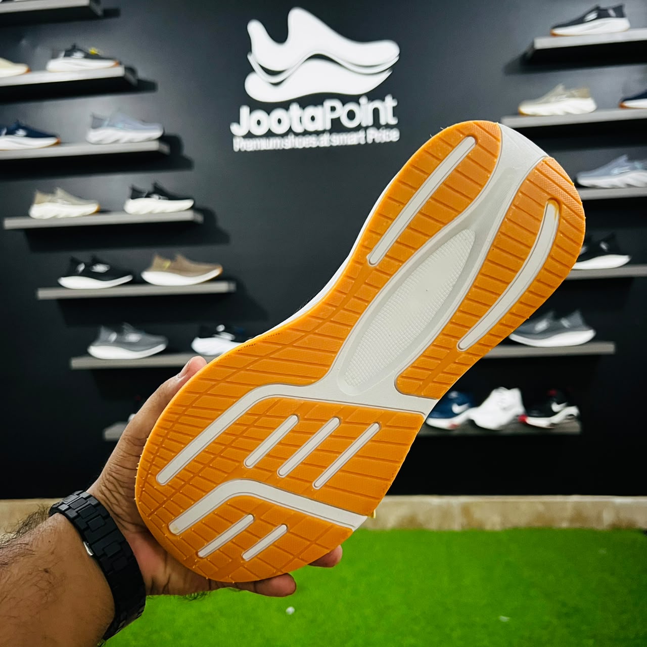 Skechers Pro Max Cushion V2 - Beige