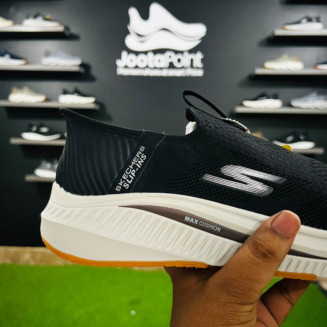 Skechers Pro Max Cushion V2 - Black