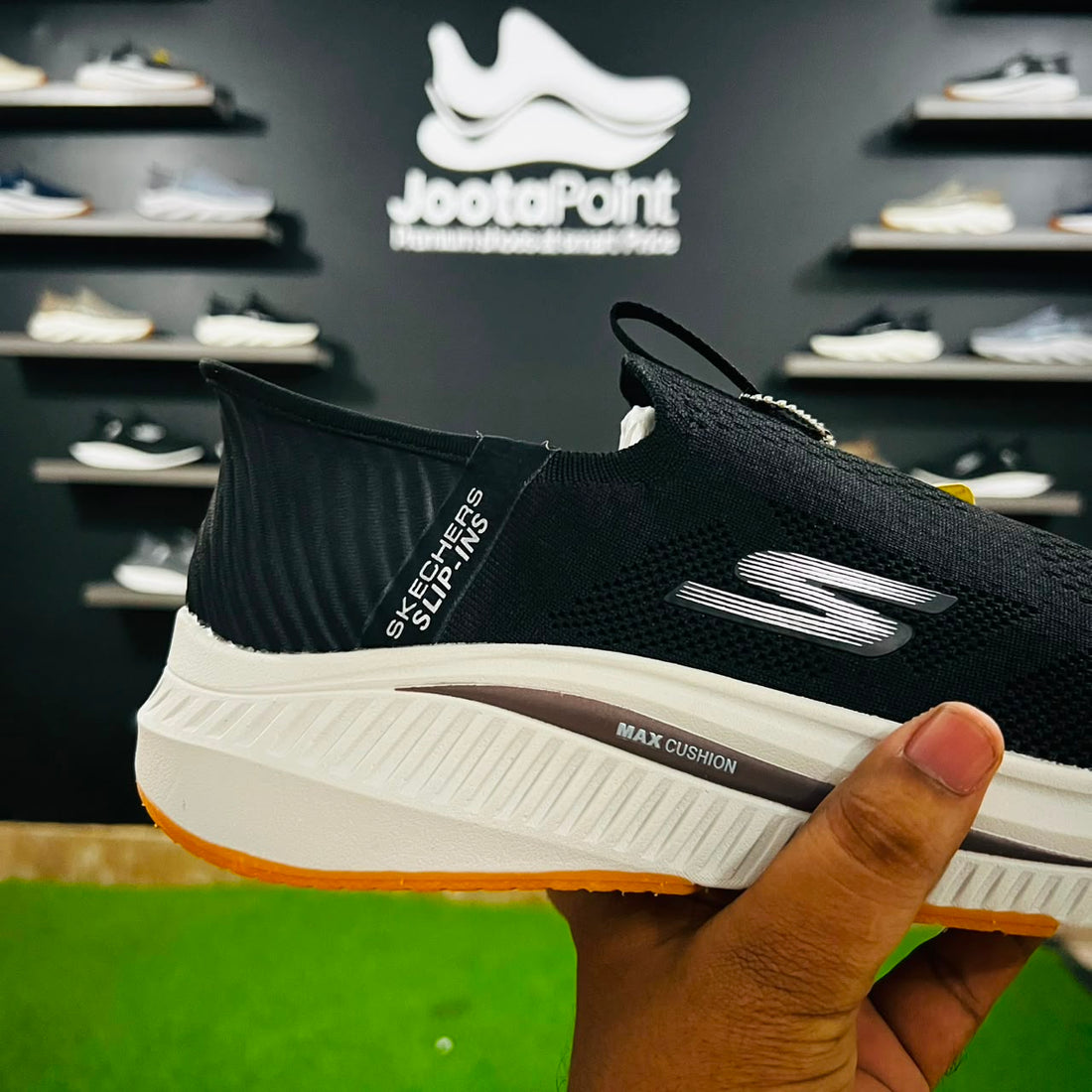 Skechers Pro Max Cushion V2 - Black